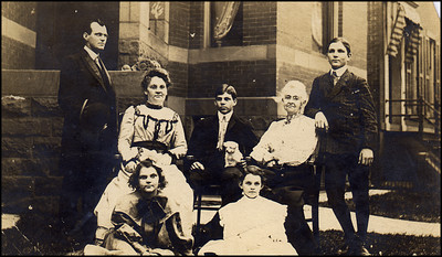 George and Jessie Hare with their children and Jessie's mother Mary Lippencott