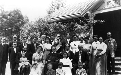 Ellen G. White with her family and helpers at Elmshaven, 1913