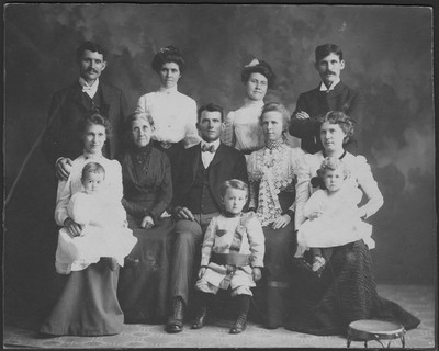 Eliza Waggoner Bovee with her children and grandchildren
