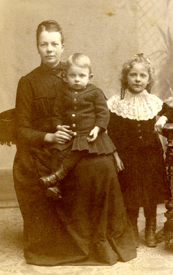 Mrs. E. G. Olsen, David and Daisy