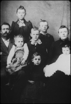 Horatio and Fredonia French with their children