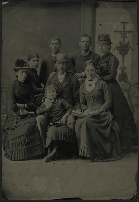 Children of Orrin Bovee with Hattie Griggs, Ella Swan, and an unknown couple