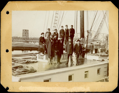 Crew and missionaries on sixth cruise of Pitcairn 1899